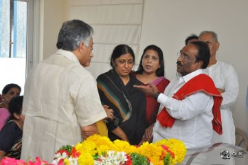 Celebs Pay Condolences to C Narayana Reddy